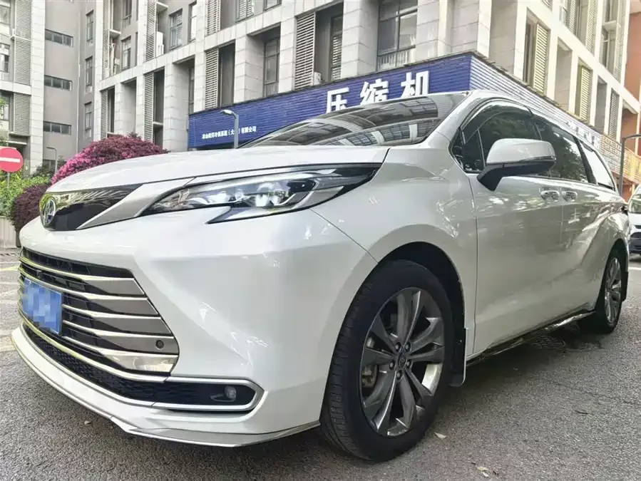 Toyota Sienna 2023