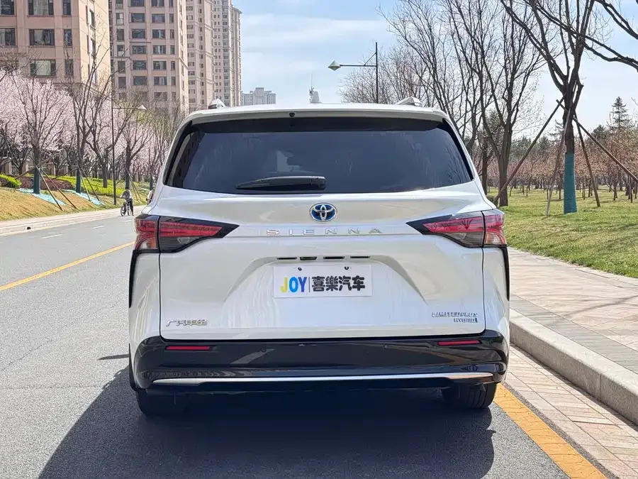 Toyota Sienna SIENNA 2021 2.5L Hybrid Supreme Edition 2022 — миниатюра 2