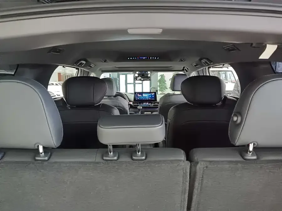 Toyota Sienna SIENNA 2023 2.5L Hybrid Premium Edition 2023 — миниатюра 5