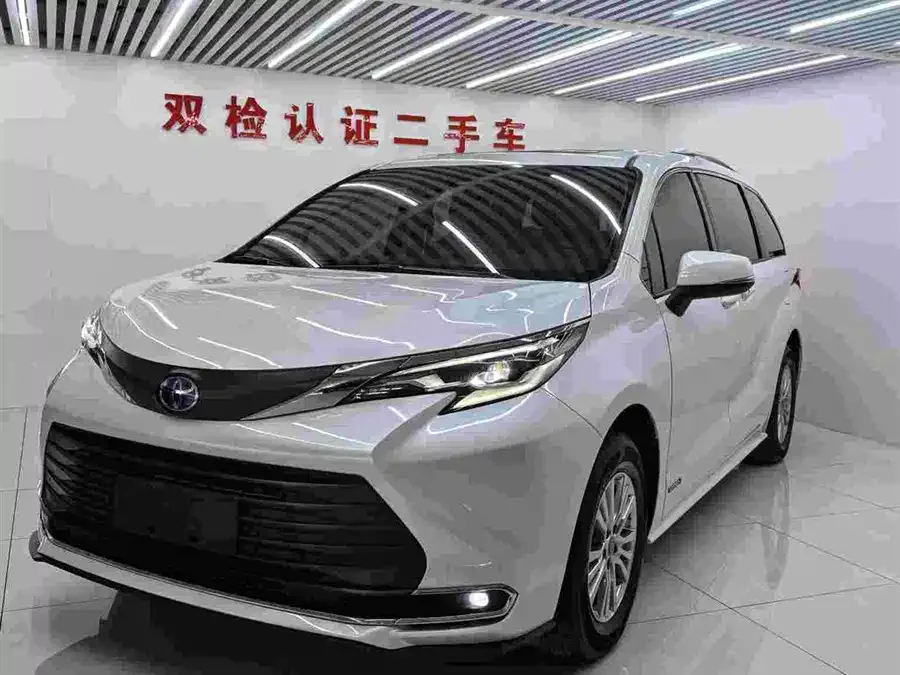 Toyota Sienna SIENNA 2021 2.5L Hybrid Comfort Edition 2022 — миниатюра 3