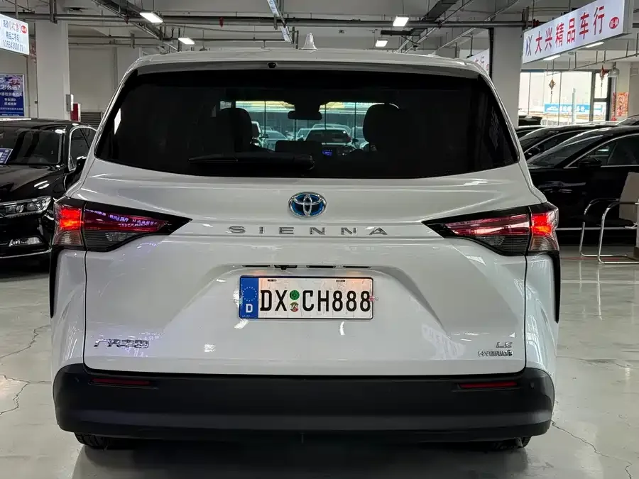 Toyota Sienna SIENNA 2023 2.5L Hybrid Comfort Edition 2023 — миниатюра 2