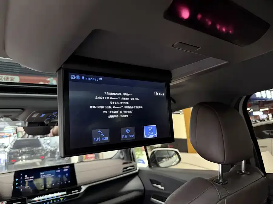 Toyota Sienna SIENNA 2021 2.5L Hybrid Platinum Edition 2022 — миниатюра 3