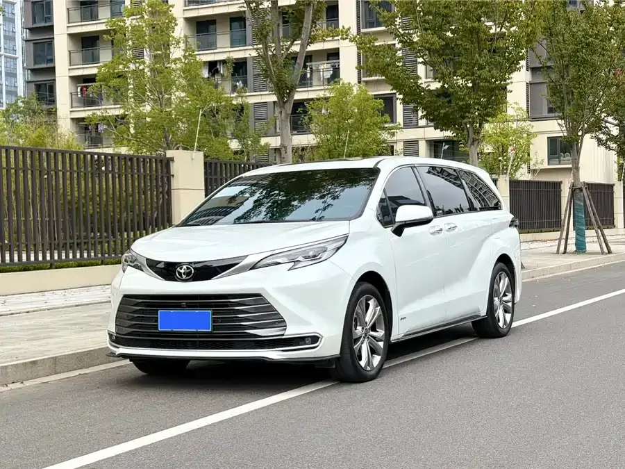Toyota Sienna 2024