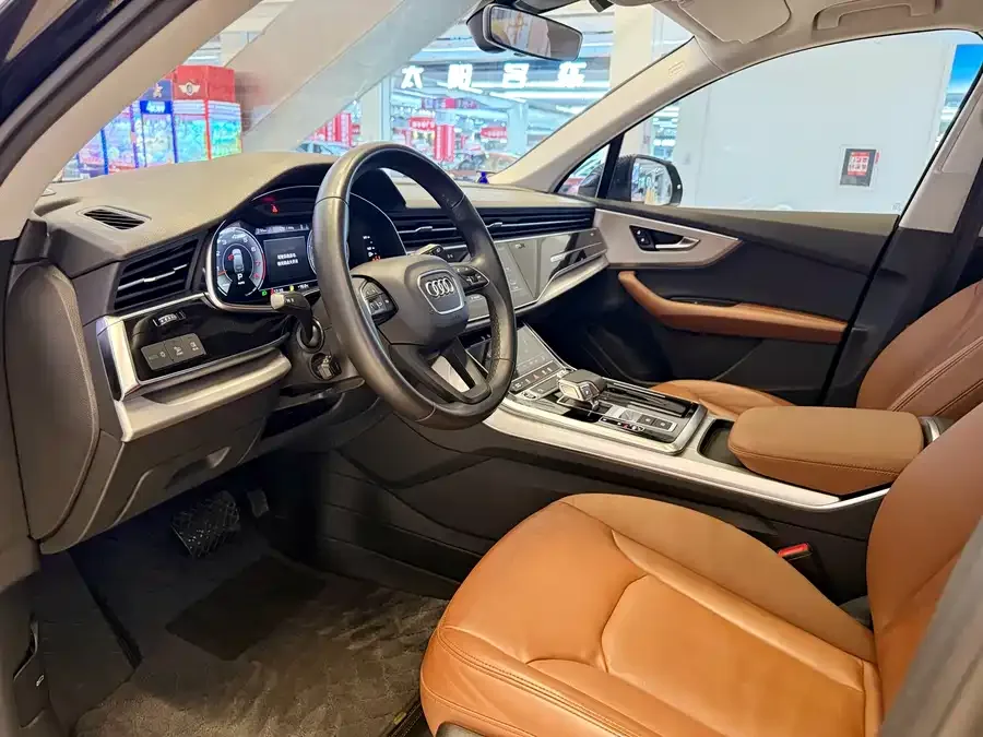 Audi Q7 2023 55 TFSI quattro S line sports model 2024 — миниатюра 5