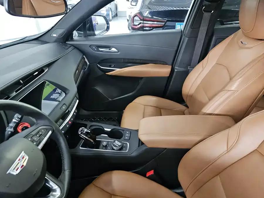 Cadillac XT4 2022 28T two-wheel drive premium model 2022 — миниатюра 2