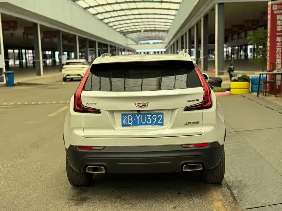 Cadillac XT4 2022 28T two-wheel drive fashion model 2022 — миниатюра 3