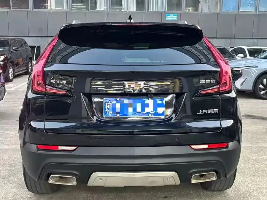 Cadillac XT4 2021 28T two-wheel drive leading model 2022 — миниатюра 5