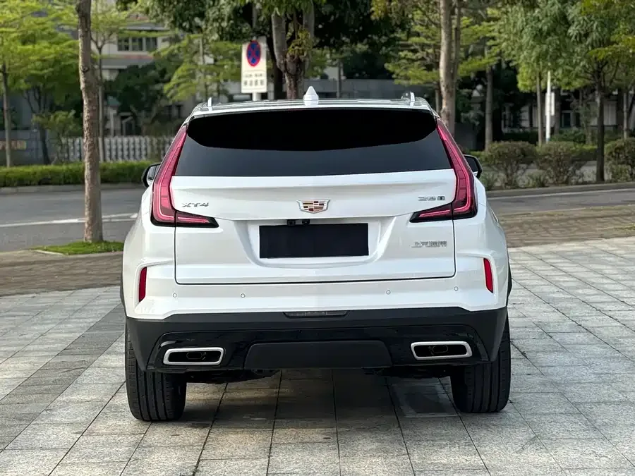 Cadillac XT4 2024 facelift 28T two-wheel drive luxury model 2025 — миниатюра 2