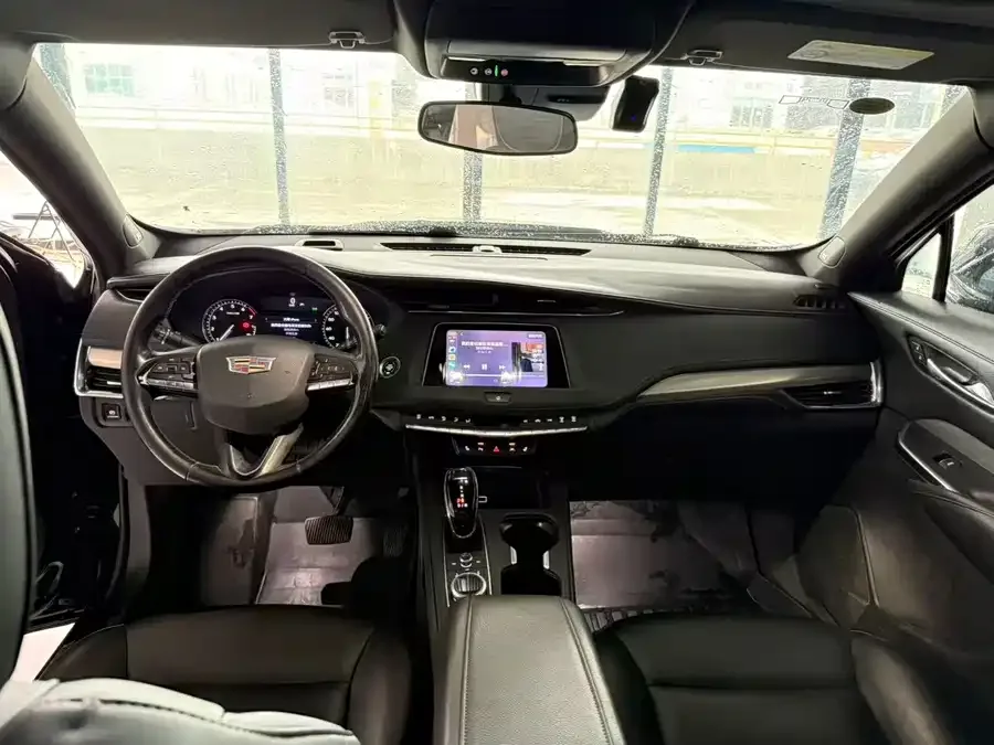 Cadillac XT4 2022 28T two-wheel drive fashion model 2022 — миниатюра 4