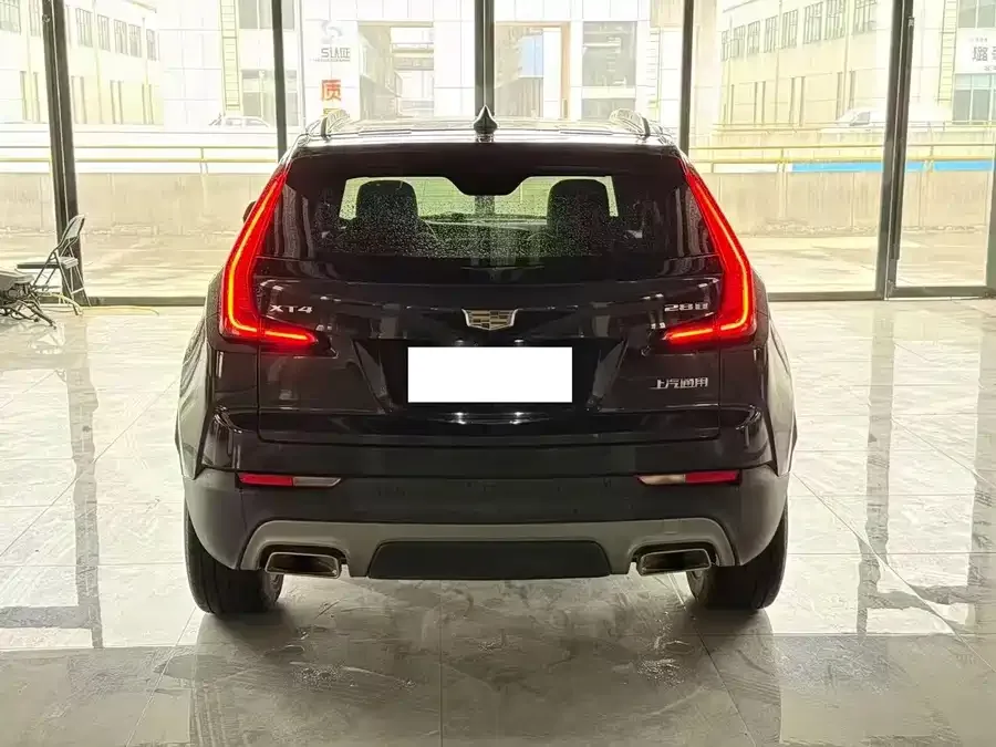 Cadillac XT4 2022 28T two-wheel drive fashion model 2022 — миниатюра 5