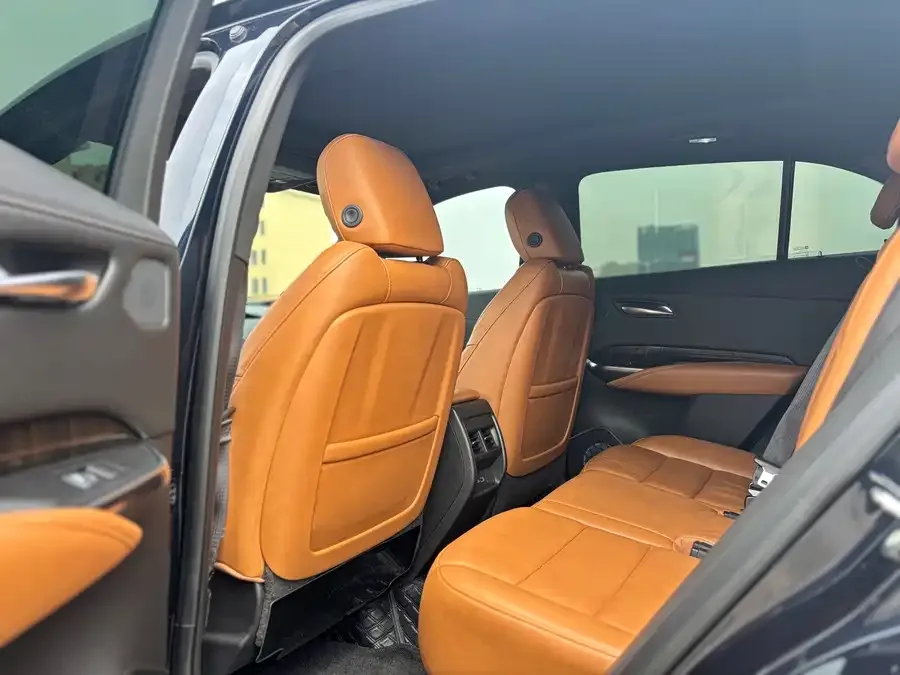 Cadillac XT4 2022 28T two-wheel drive premium model 2022 — миниатюра 2