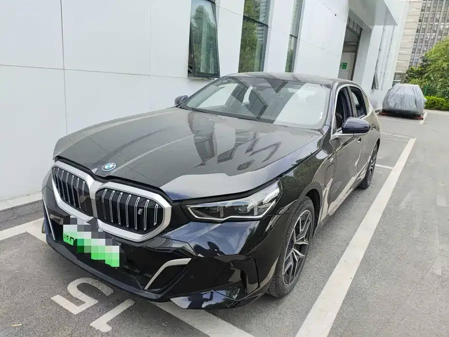 BMW i5 2025