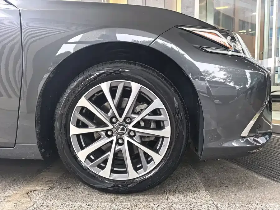 Lexus ES 2021 200 Excellence Edition 2022 — миниатюра 4