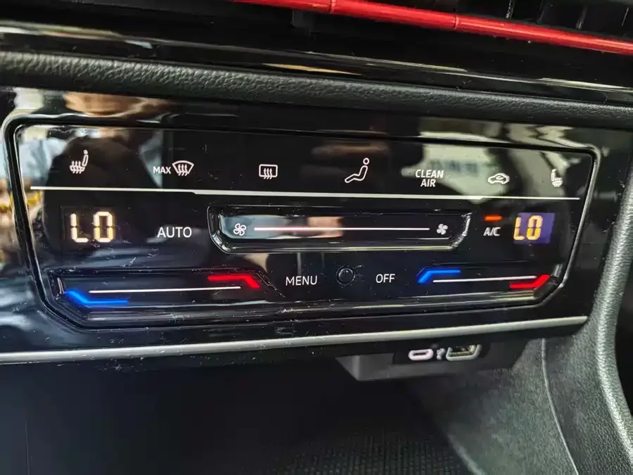 Volkswagen Lavida Lavida 2024 300TSI DSG Starry Sky Leading Edition 2024 — миниатюра 5