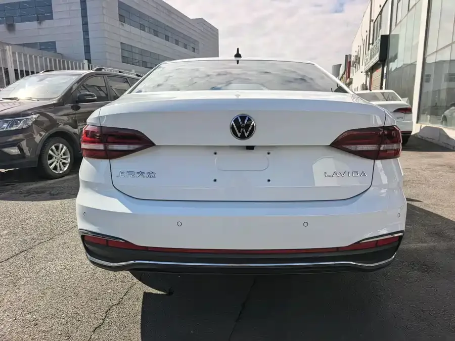 Volkswagen Lavida Lavida 2023 1.5L Automatic 5 Million Edition 2023 — миниатюра 2