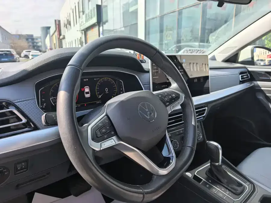 Volkswagen Lavida Lavida 2023 1.5L Automatic 5 Million Edition 2023 — миниатюра 3