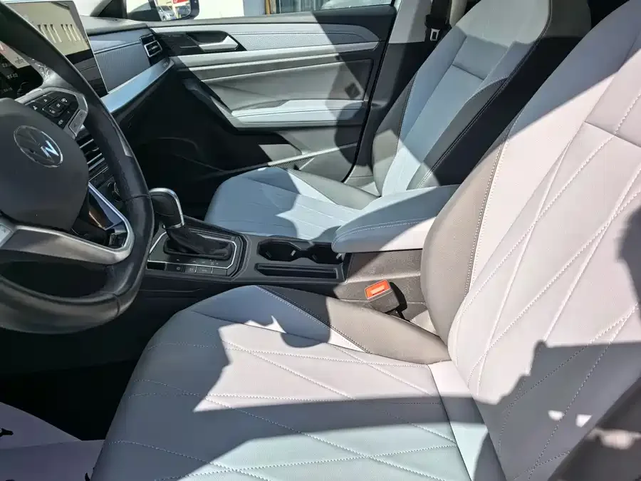 Volkswagen Lavida Lavida 2023 1.5L Automatic 5 Million Edition 2023 — миниатюра 4