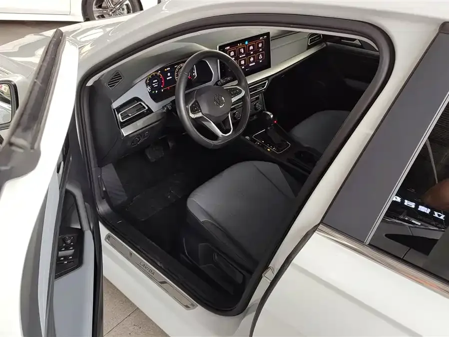 Volkswagen Lavida Lavida 2023 facelift 1.5L automatic 5 million version 2023 — миниатюра 3