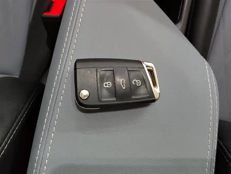 Volkswagen Lavida Lavida 2023 facelift 1.5L automatic 5 million version 2023 — миниатюра 4