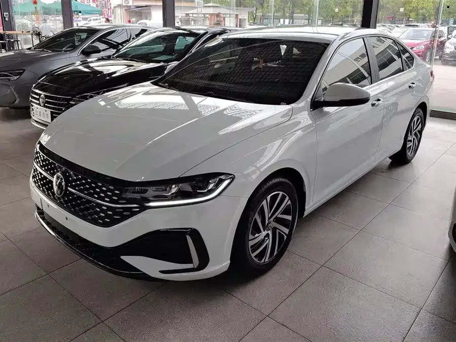 Volkswagen Lavida Lavida 2023 facelift 1.5L automatic 5 million version 2023 — фото 1, купить с доставкой в Москву