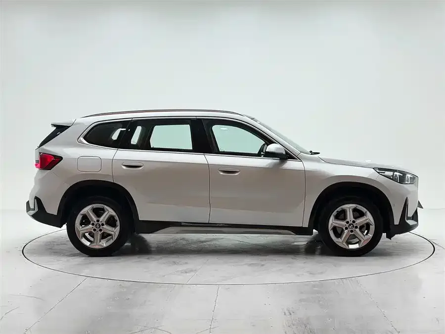 BMW X1 2023 sDrive20Li X Design Package 2023 — миниатюра 3