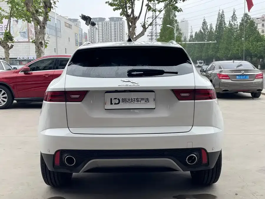 Jaguar E-Pace 2024 aggressive sports version R-DYNAMIC S 2024 — миниатюра 5