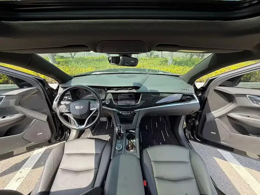Cadillac XT6 2022 2.0T 6-seat 2WD Luxury Edition 2022 — миниатюра 2