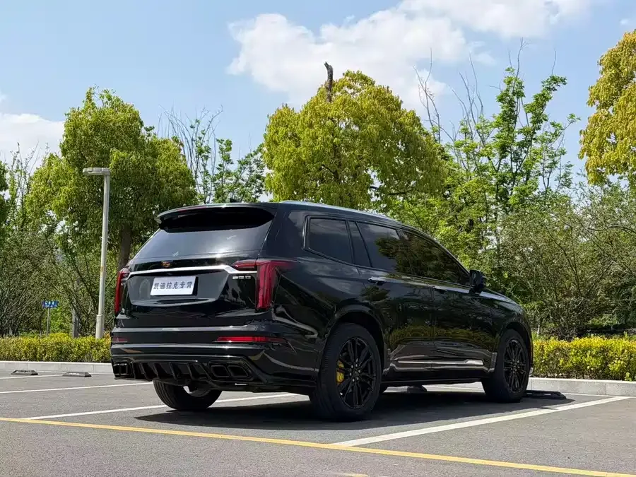 Cadillac XT6 2022 2.0T 6-seat 2WD Luxury Edition 2022 — миниатюра 3