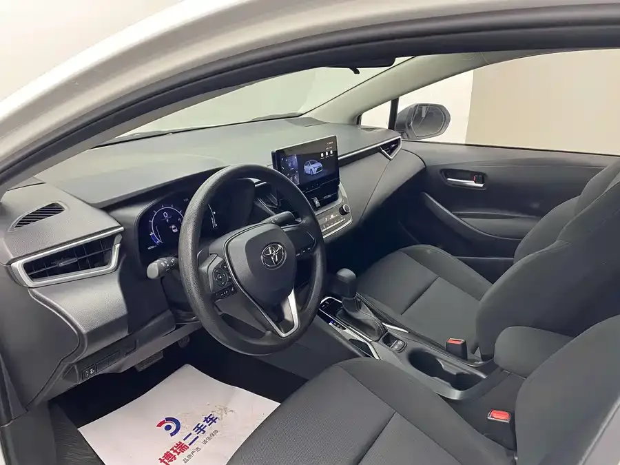 Toyota Levin 2023 Levin TNGA 1.5L CVT Progressive Edition 2023 — миниатюра 3