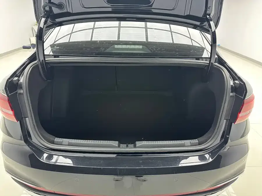 Volkswagen Lavida Lavida 2023 280TSI DSG Starry Sky Edition 2022 — миниатюра 3