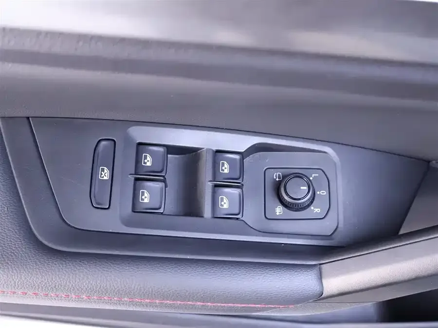 Volkswagen Lavida Lavida 2023 280TSI DSG Starry Sky Edition 2022 — миниатюра 5