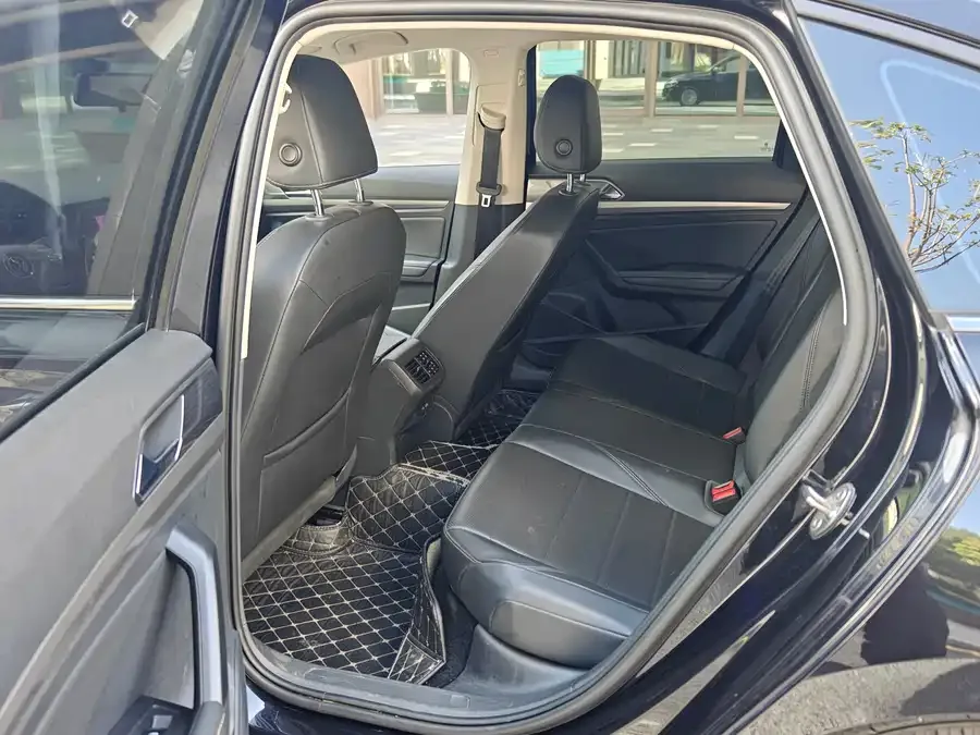 Volkswagen Lavida Lavida 2022 1.5L Automatic Comfort Edition 2022 — миниатюра 2