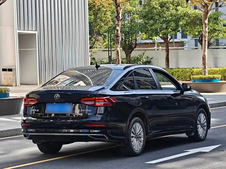 Volkswagen Lavida Lavida 2022 1.5L Automatic Comfort Edition 2022 — миниатюра 3
