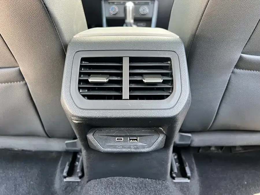 Volkswagen Lavida Lavida 2023 1.5L Automatic 5 Million Edition 2023 — миниатюра 5