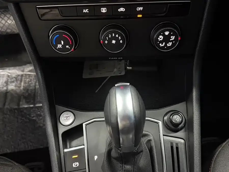 Volkswagen Lavida Lavida 2023 300TSI DSG Starry Sky Edition 2023 — миниатюра 3