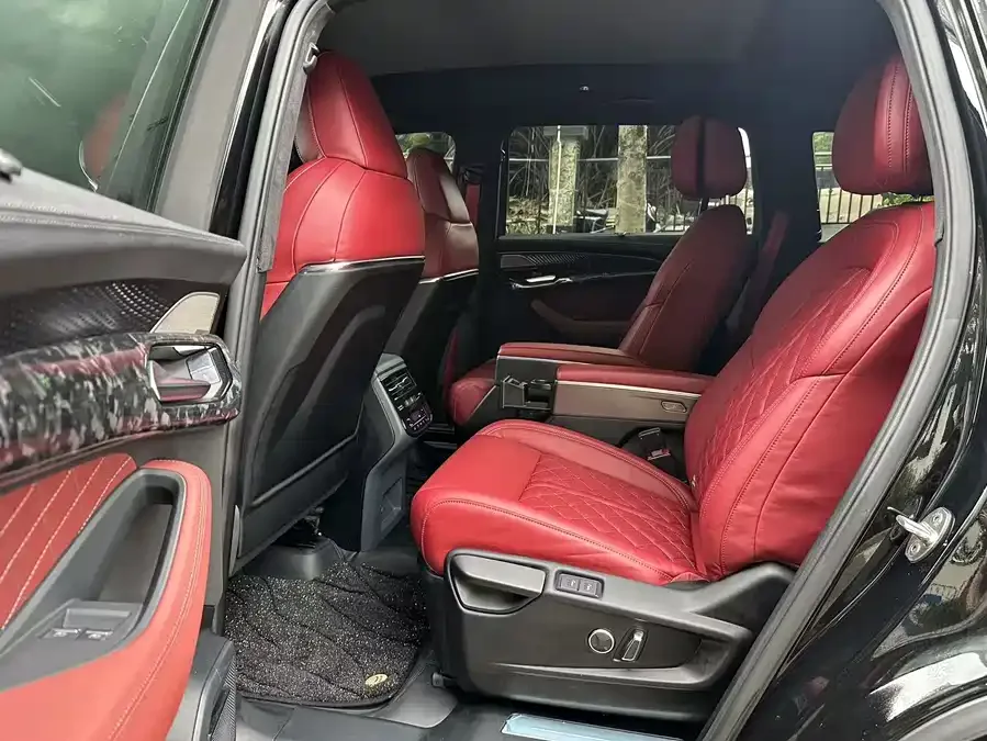 Audi Q6 2024 45 TFSI quattro Black Warrior Edition 6 Seaters 2023 — миниатюра 5