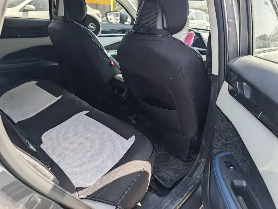 Changan UNI-V Smart Electric iDD Changan UNI-V iDD 2023 iDD 1.5T 113km Smart Cool Edition 2023 — миниатюра 3