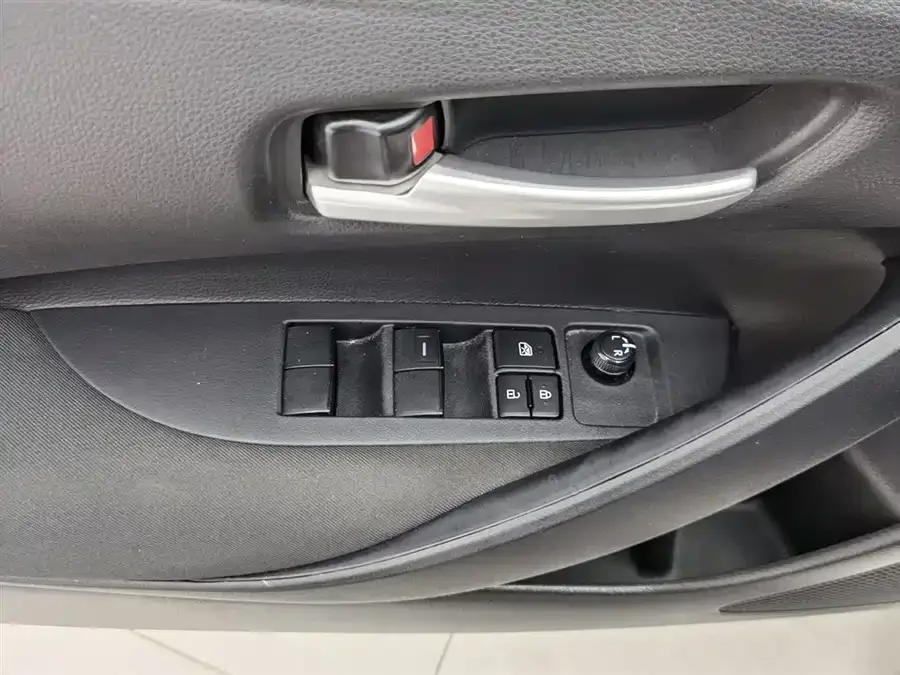 Toyota Levin 2023 Corolla Intelligent Electric Hybrid Dual Engine 1.8L Leading Edition 2024 — миниатюра 3