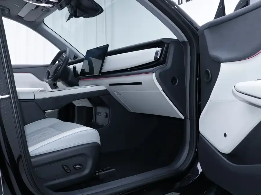 Voyah Courage Lantu Zhiyin 2024 Long-range Smart Edition 2025 — миниатюра 2