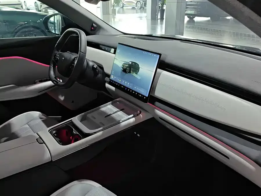 Voyah Courage Lantu Zhiyin 2024 Long-range Smart Edition 2025 — миниатюра 3