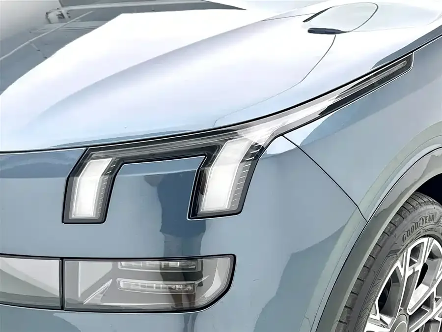 Lynk & Co 900 Lynk & Co 900 2025 2.0T Ultra 6-seater 2025 — миниатюра 2