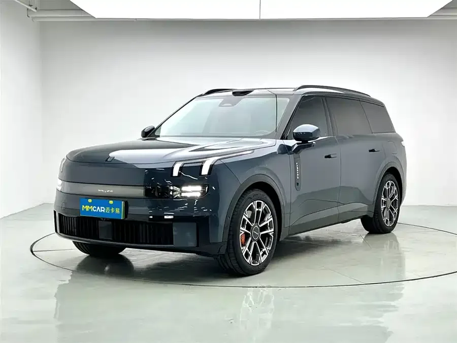 Lynk & Co 900 2025