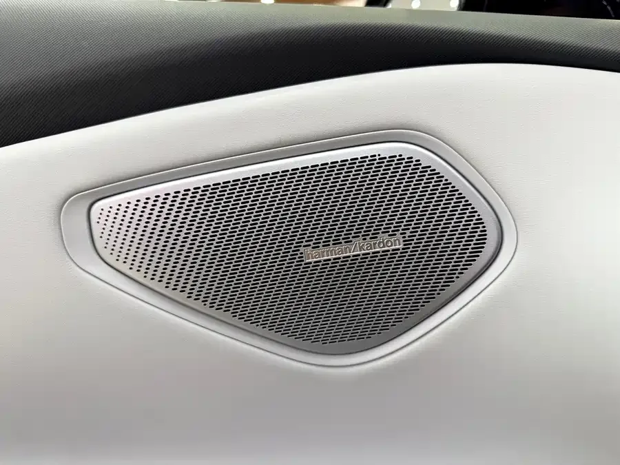 Lynk & Co Z10 Lynk & Co Z10 2024 95kWh 702km 4WD Intelligent Driving Ultra 2024 — миниатюра 4