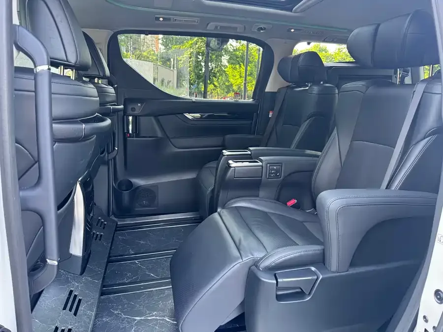 Toyota Crown Vellfire Vellfire 2023 Crown Hybrid 2.5L HV Luxury Edition 2022 — миниатюра 2