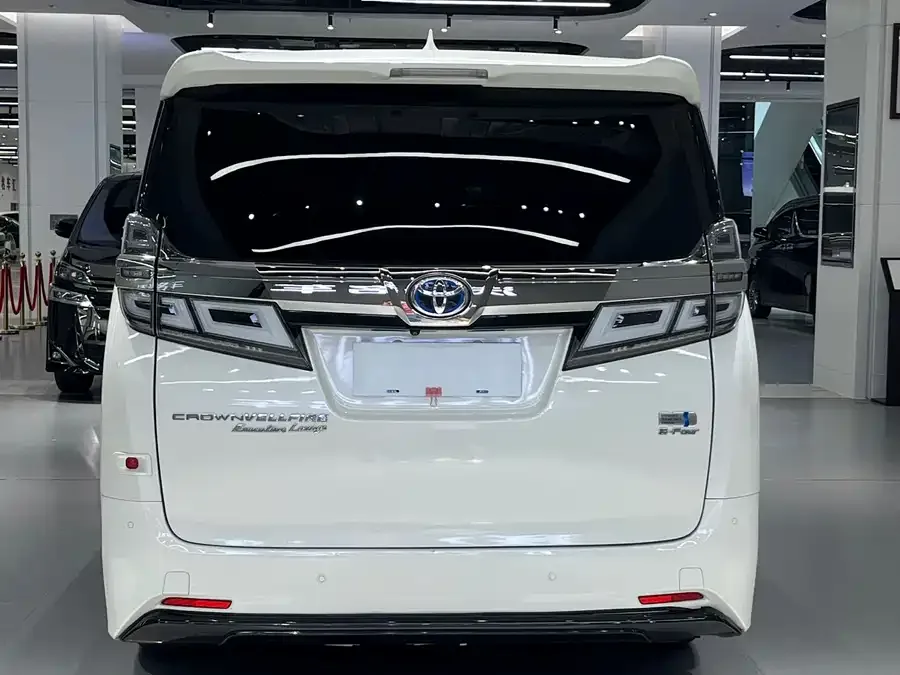 Toyota Crown Vellfire Vellfire 2021 Crown Hybrid 2.5L HV Premium Edition 2022 — миниатюра 2