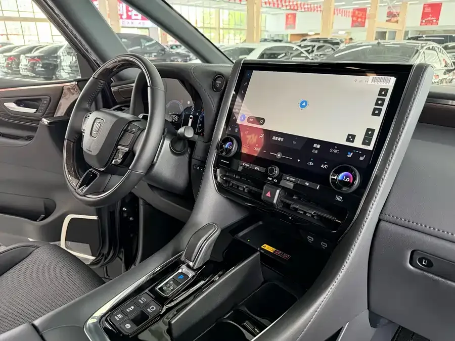 Toyota Crown Vellfire Vellfire 2024 Crown Hybrid 2.5L Supreme Executive Edition 2026 — миниатюра 3