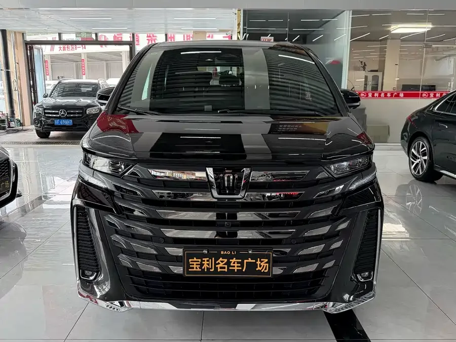Toyota Crown Vellfire 2026