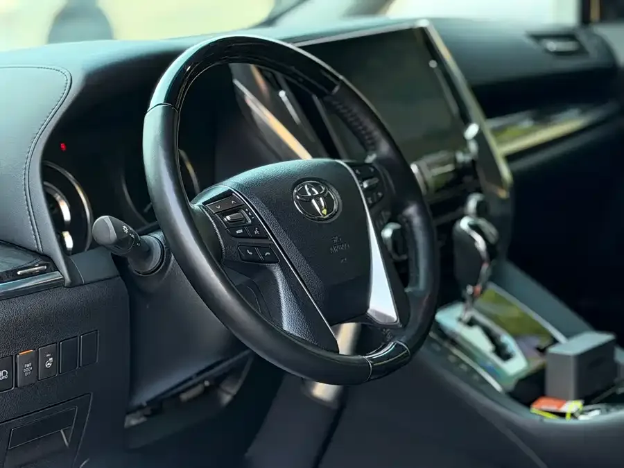 Toyota Crown Vellfire Vellfire 2023 Crown Hybrid 2.5L HV Luxury Edition 2022 — миниатюра 2