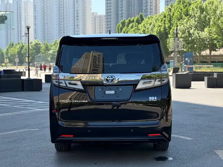 Toyota Crown Vellfire Vellfire 2023 Crown Hybrid 2.5L HV Luxury Edition 2022 — миниатюра 5