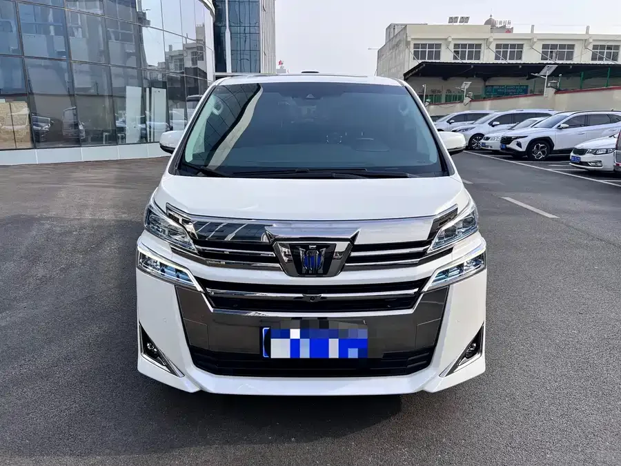Toyota Crown Vellfire 2022